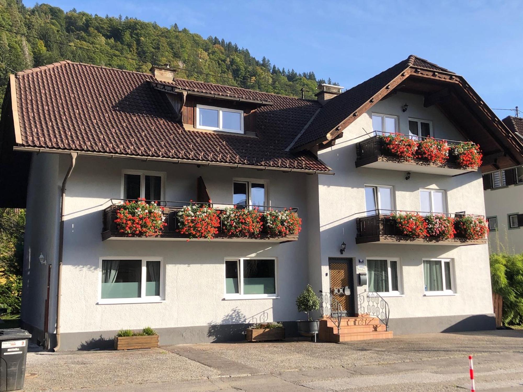 Appartement Zirbenduft Ferienhaus Fuenf Sinne デーブリアッハ エクステリア 写真